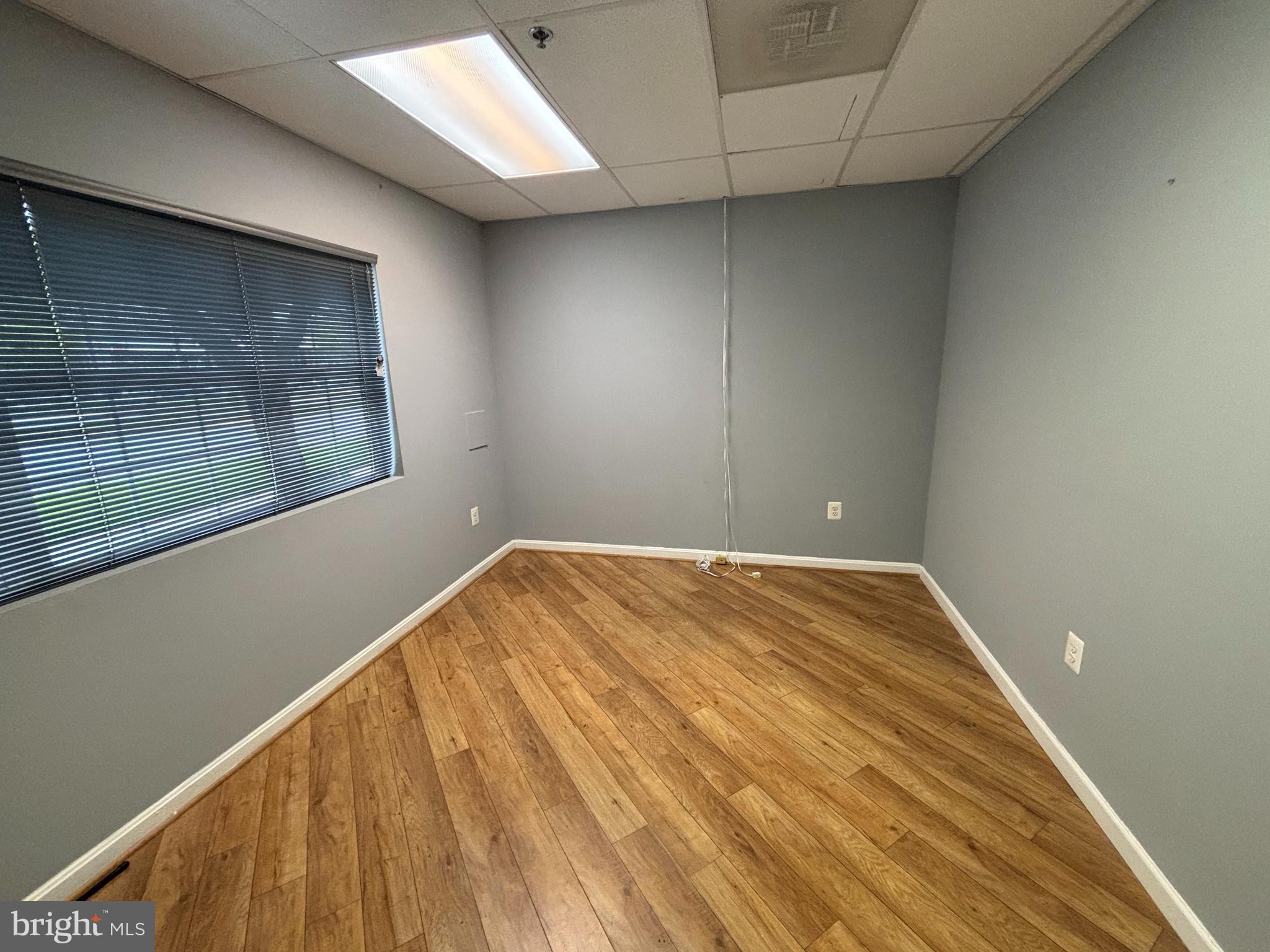 WEISMANS - Commercial Lease