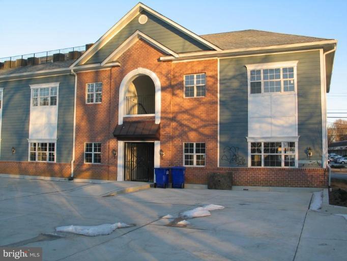 WEISMANS - Commercial Lease