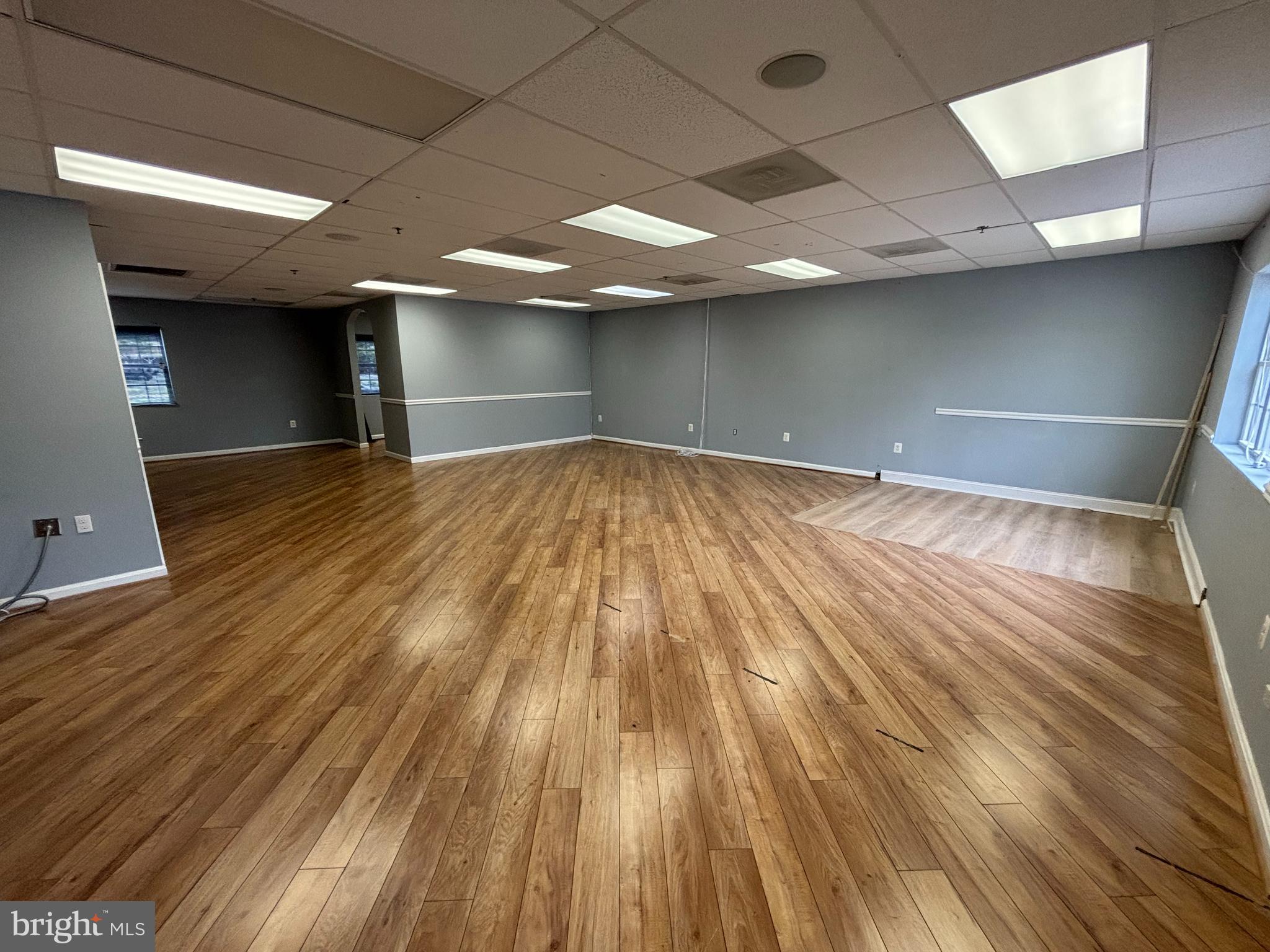 WEISMANS - Commercial Lease