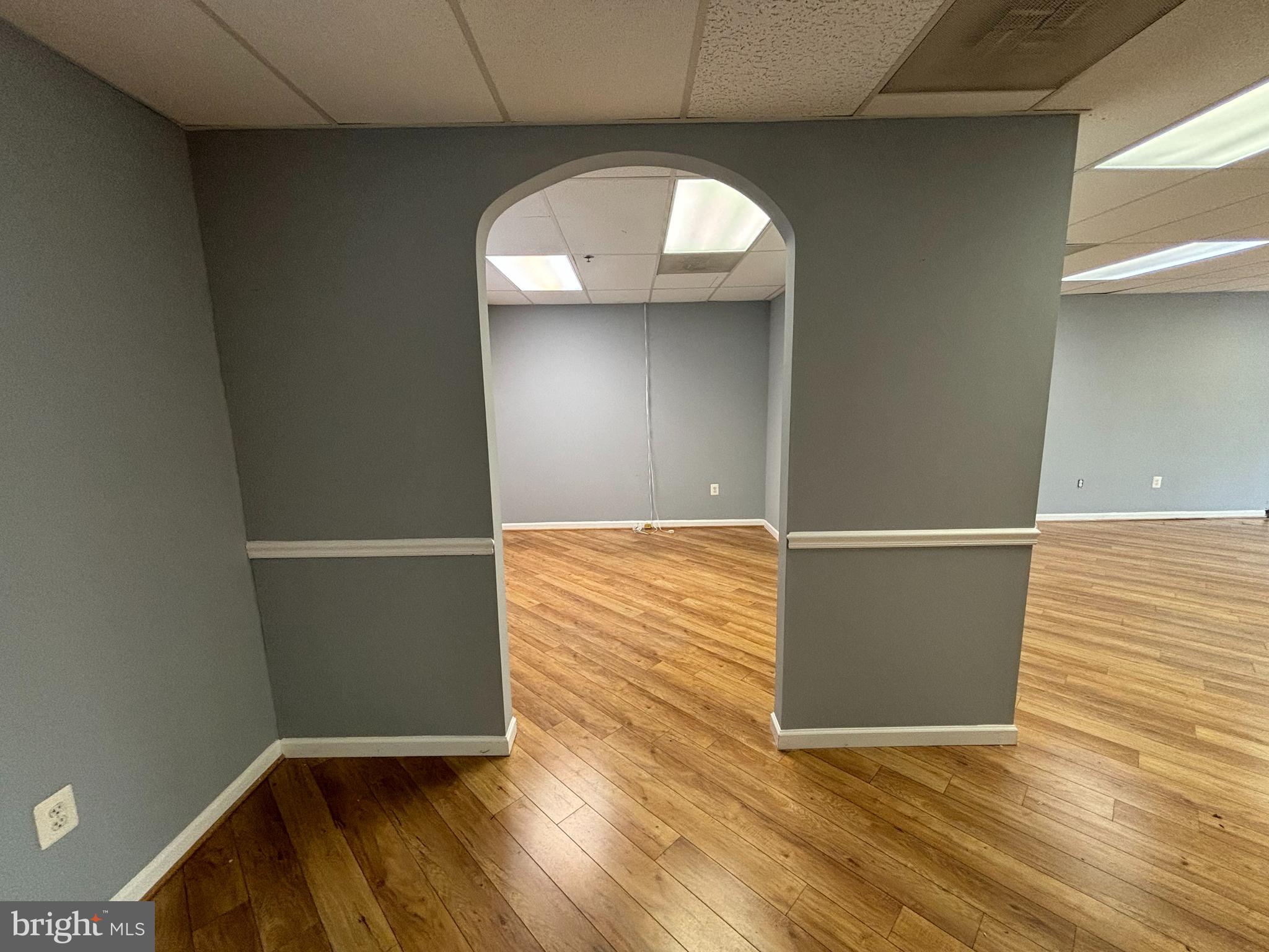 WEISMANS - Commercial Lease