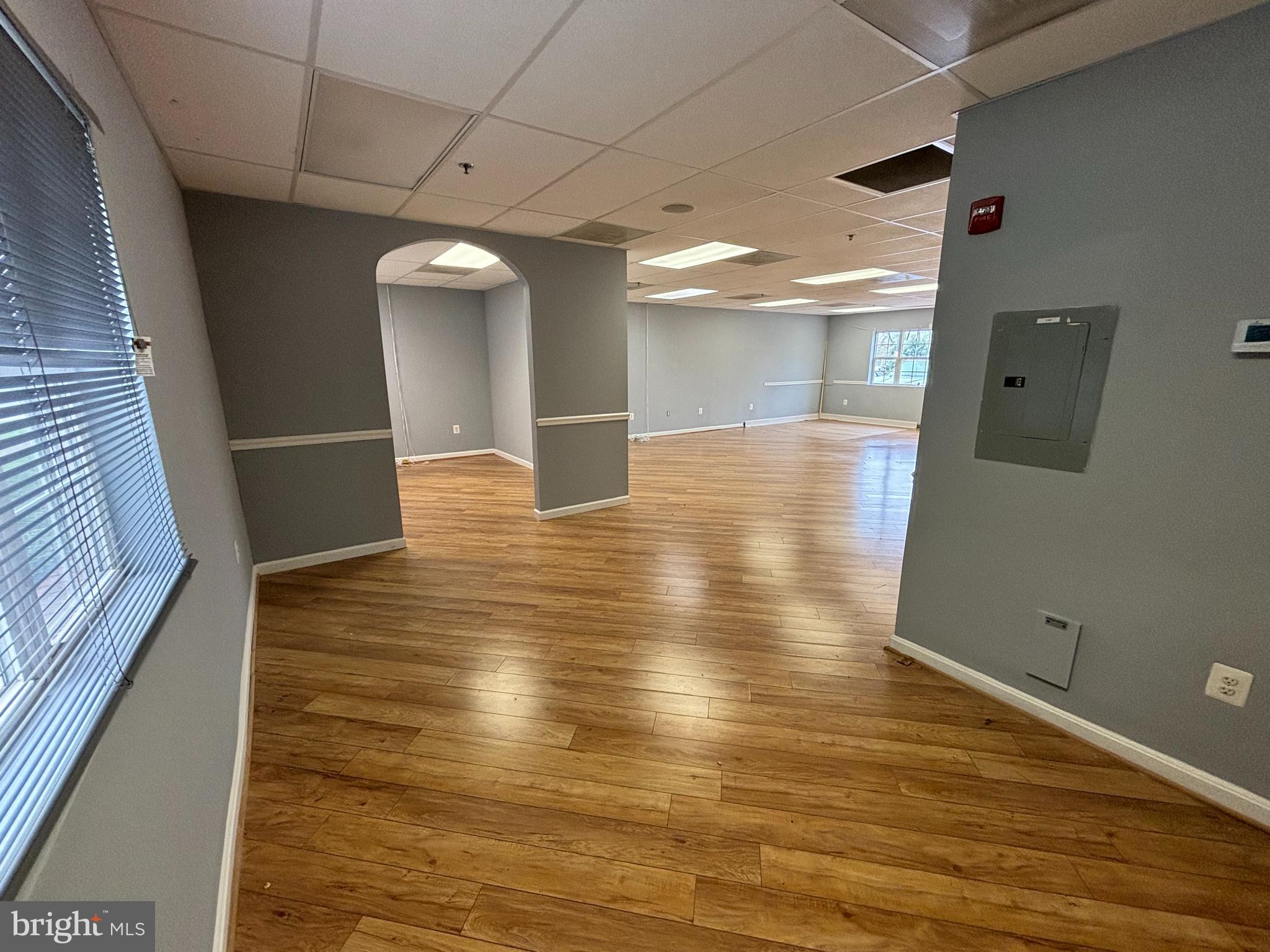 WEISMANS - Commercial Lease