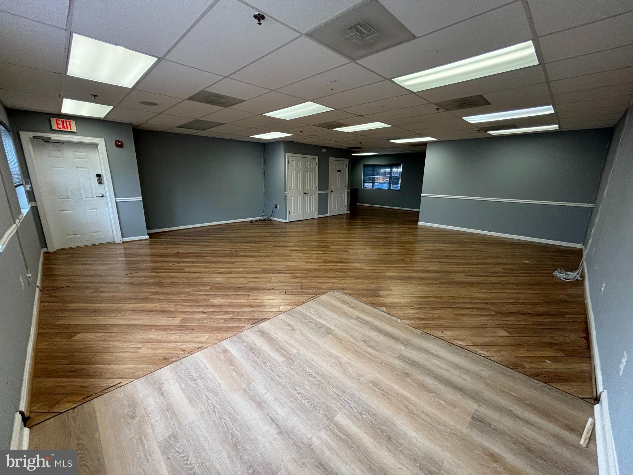 WEISMANS - Commercial Lease