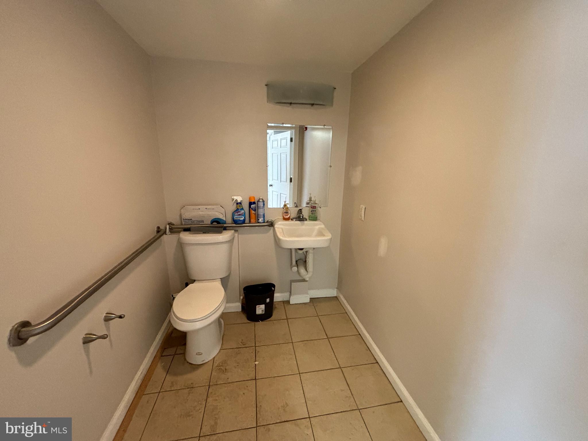 WEISMANS - Commercial Lease