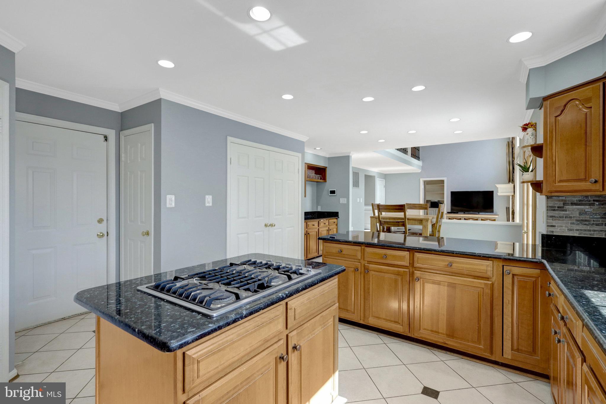 CROSSPOINTE - Residential