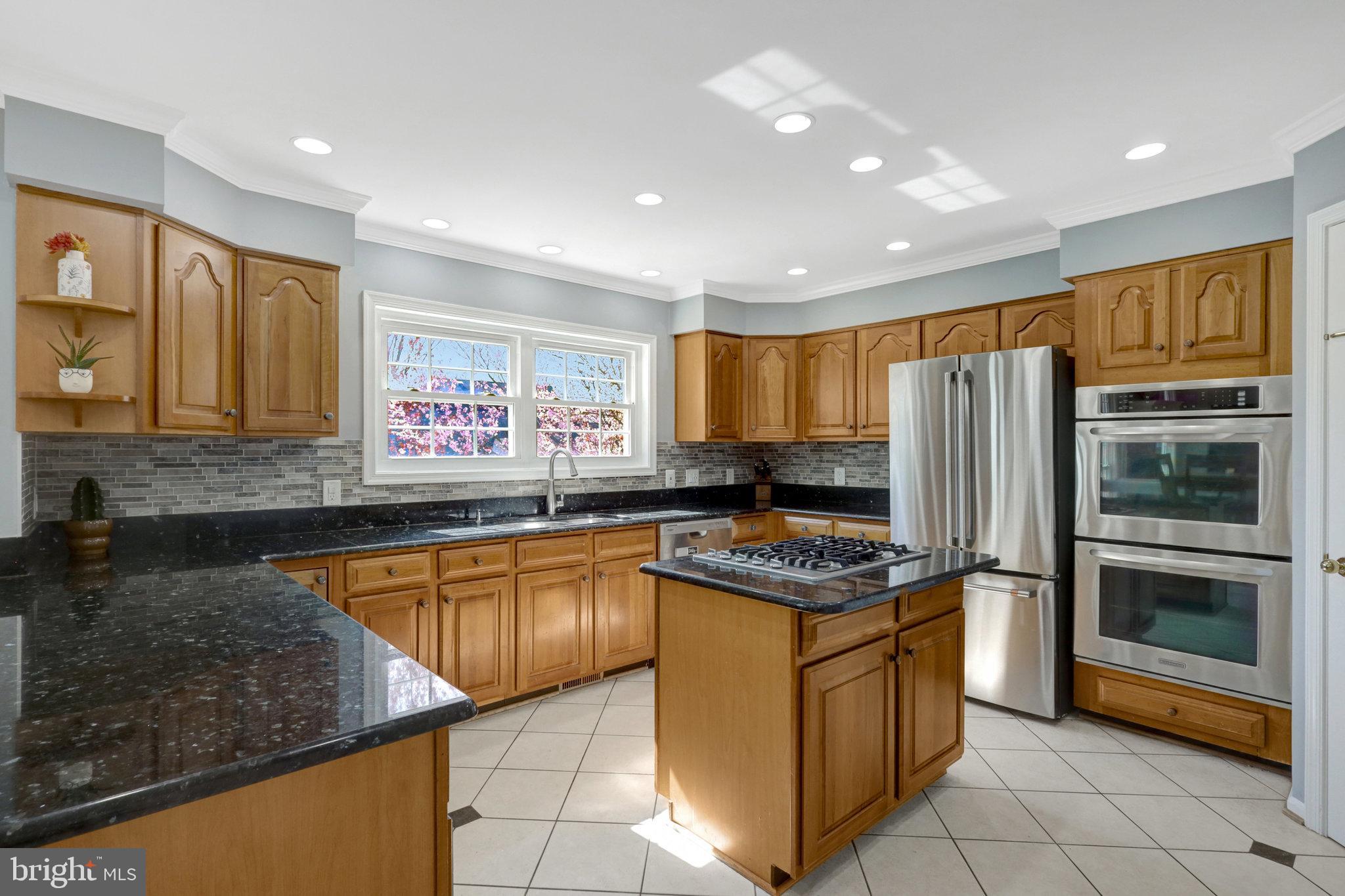 CROSSPOINTE - Residential