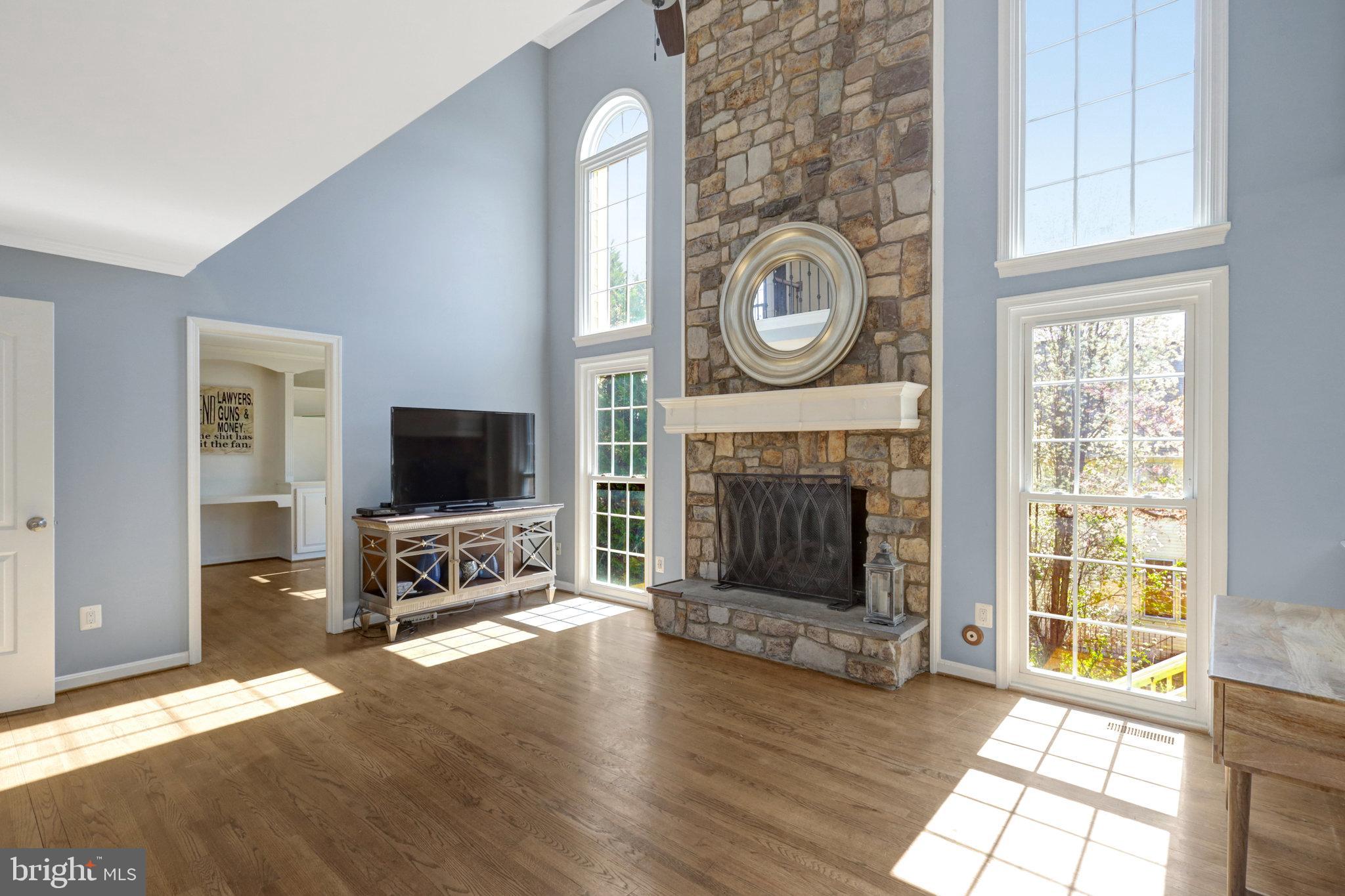 CROSSPOINTE - Residential