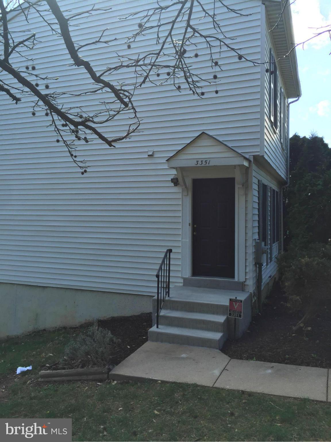 Newly renovated townhome that features 2 master bedrooms with baths, new paint, new carpet, new kitchen appliances. This is an end unit in a great location. The home is move in ready.