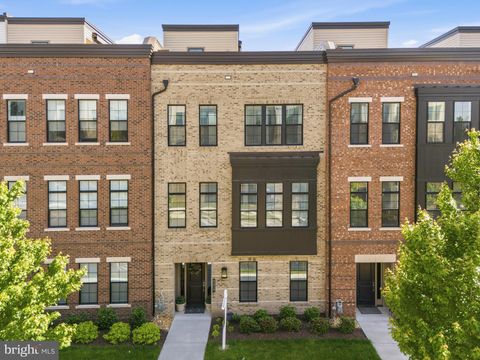 Photo of 43909 Evelyn Path Terrace, ASHBURN, VA 20147 (MLS # VALO2124906)