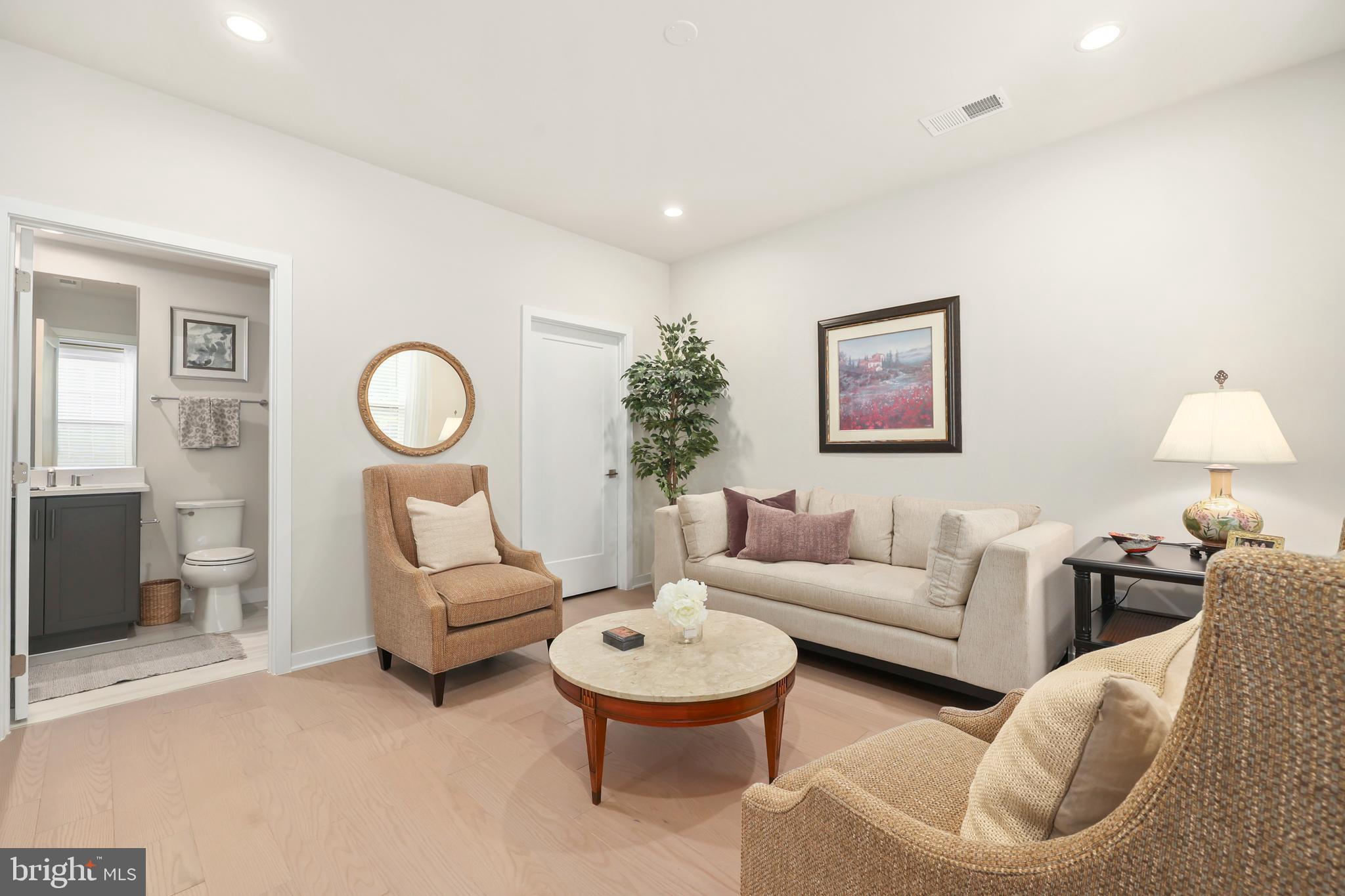 REGENCY AT BELMONT - Residential