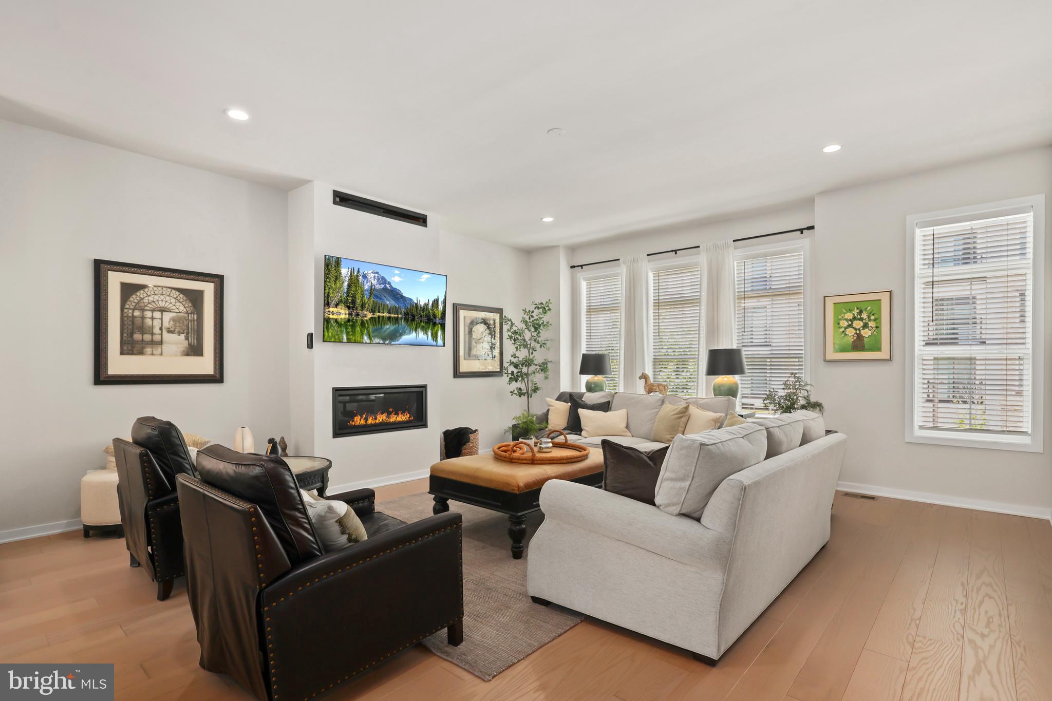 REGENCY AT BELMONT - Residential