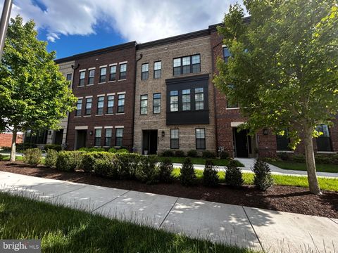 Photo of 43909 Evelyn Path Terrace, ASHBURN, VA 20147 (MLS # VALO2124906)