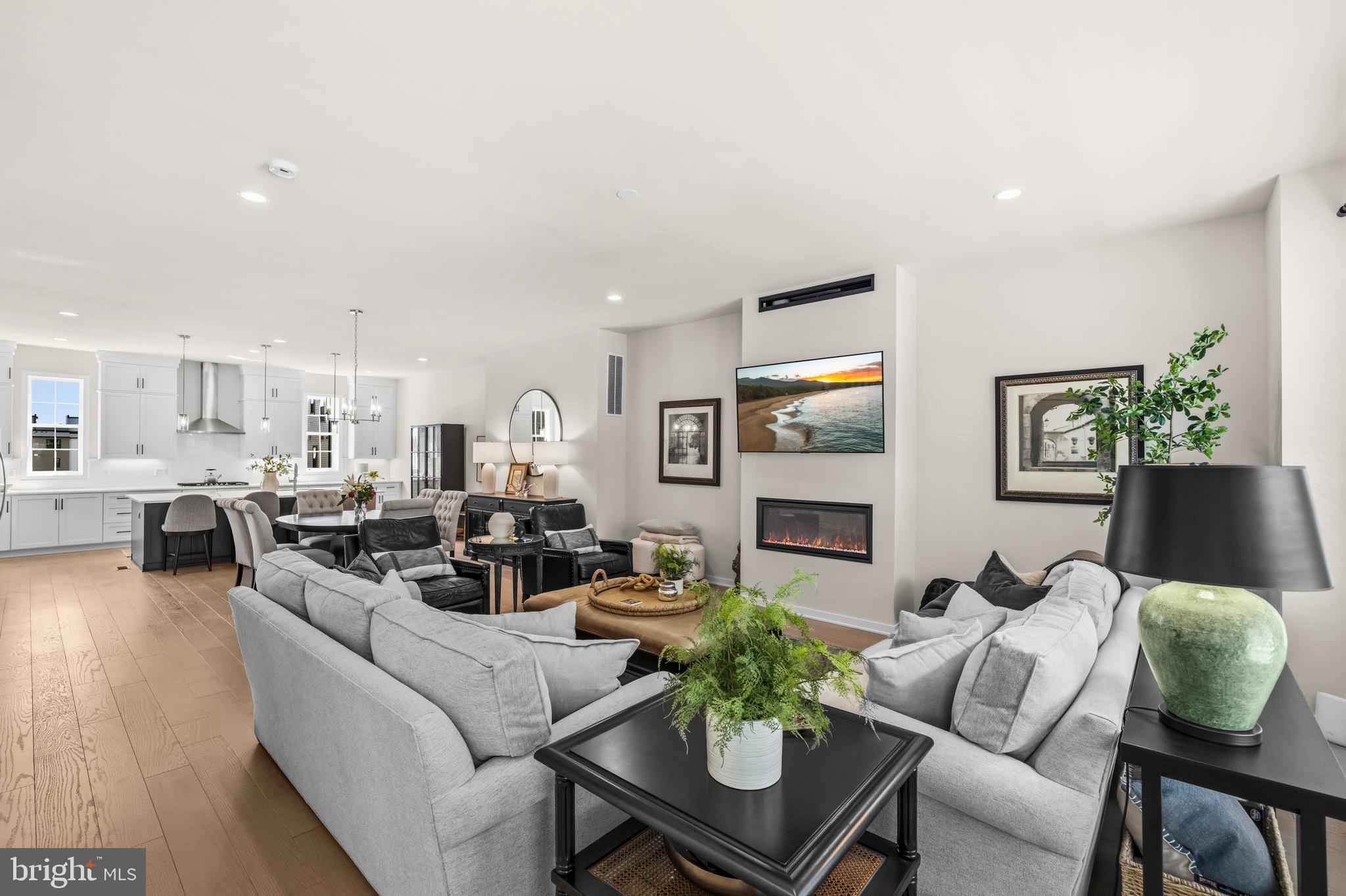 REGENCY AT BELMONT - Residential