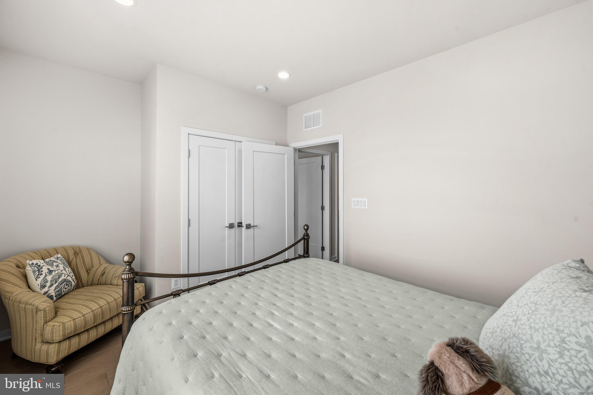 REGENCY AT BELMONT - Residential