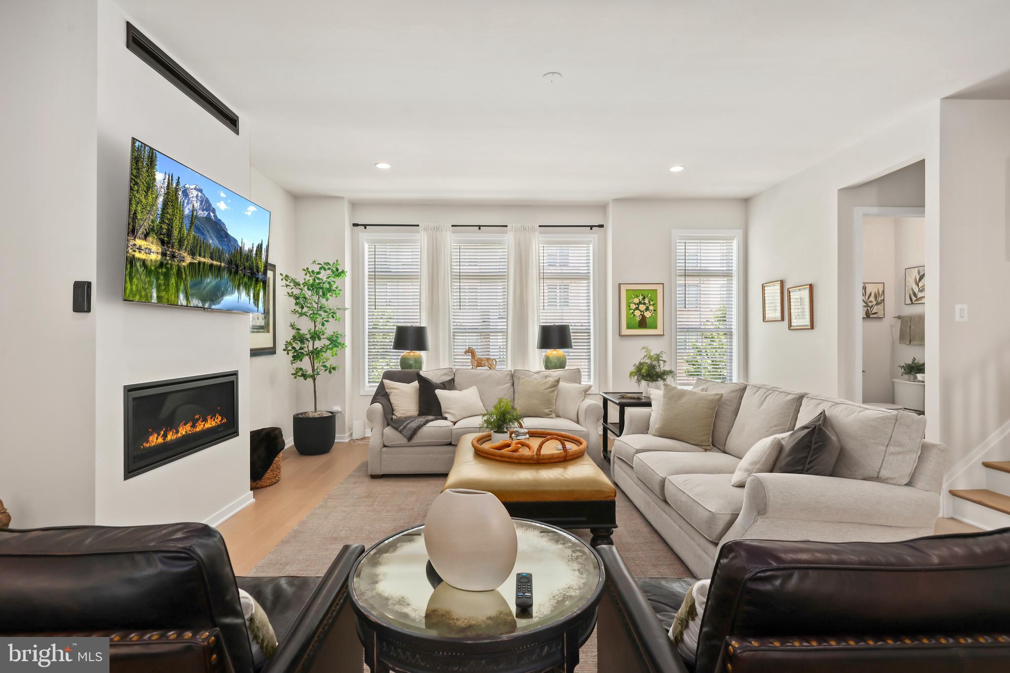 REGENCY AT BELMONT - Residential