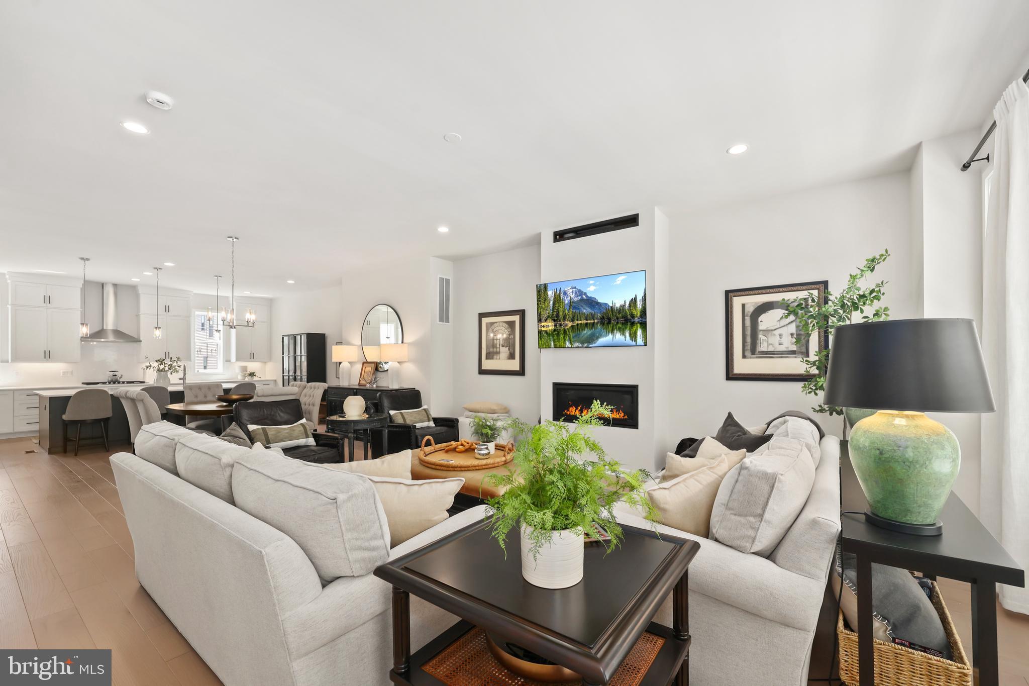 REGENCY AT BELMONT - Residential