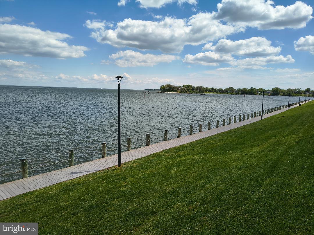 STONEY BEACH - Residential