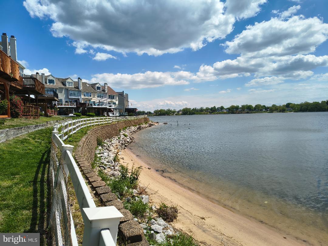 STONEY BEACH - Residential