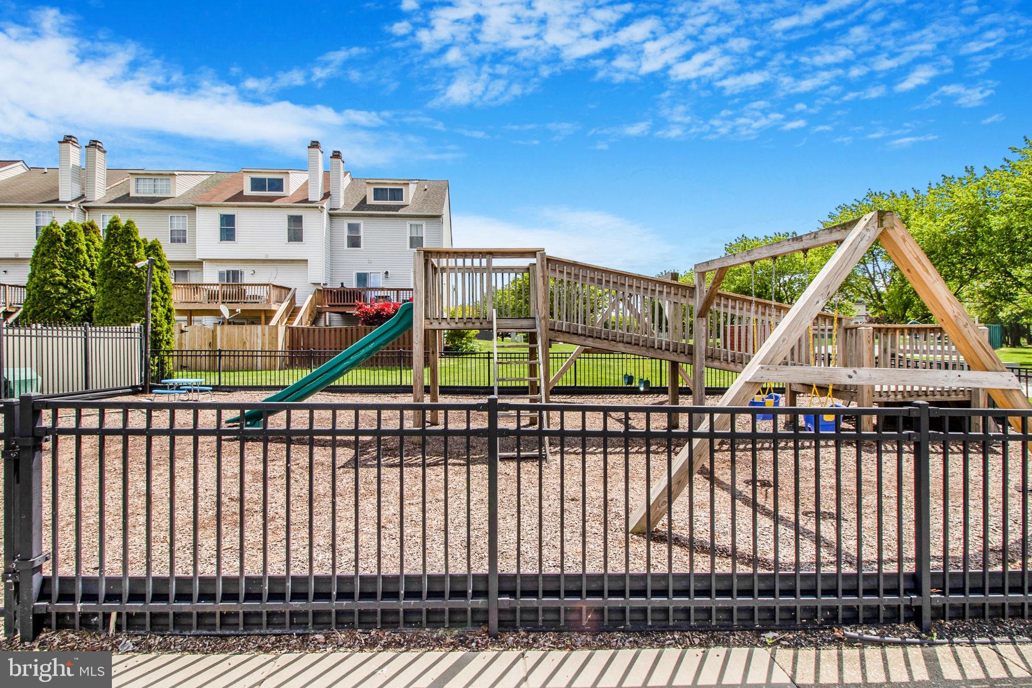STONEY BEACH - Residential