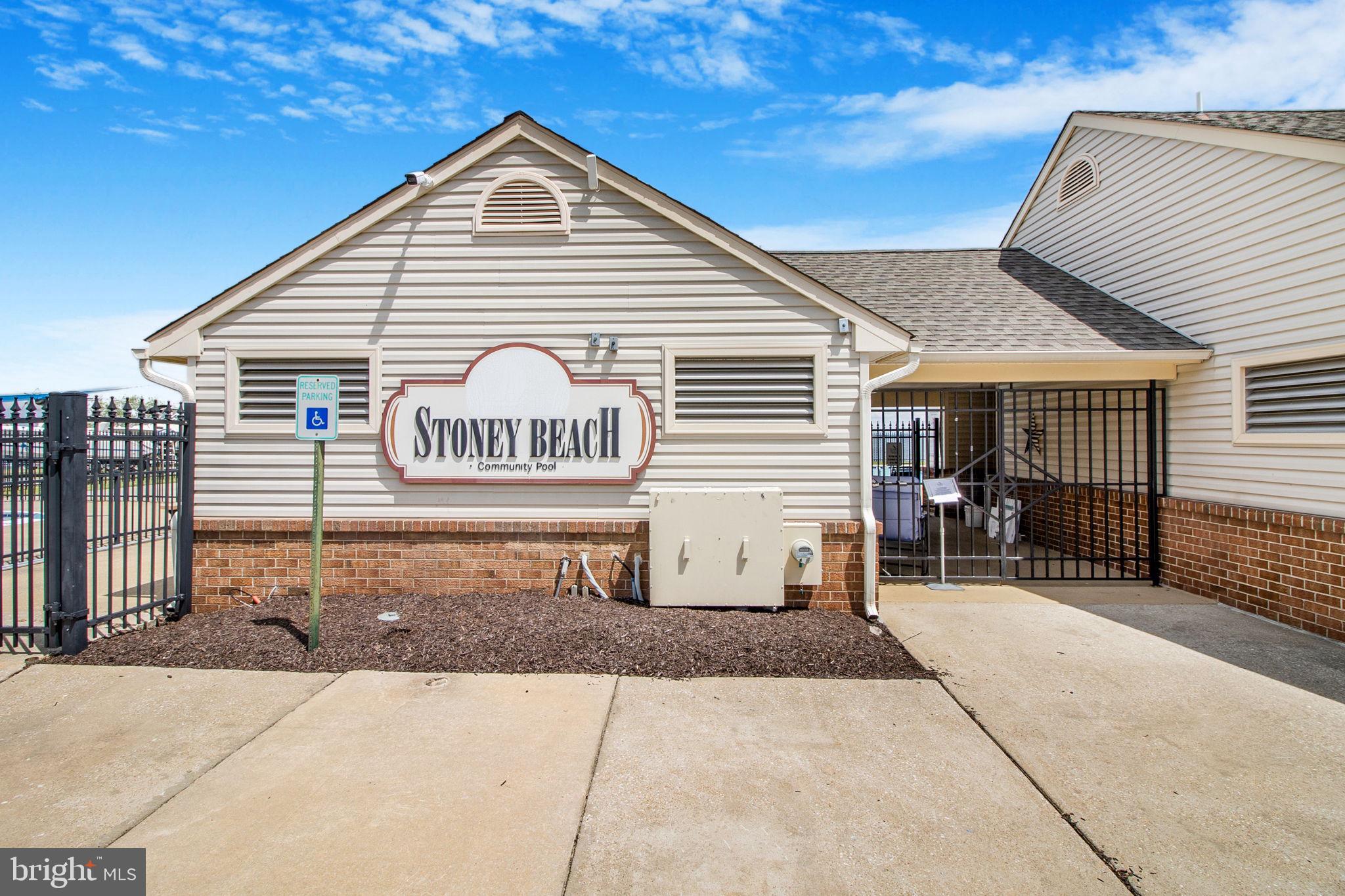 STONEY BEACH - Residential