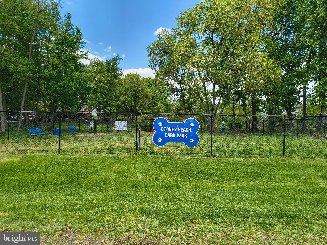 STONEY BEACH - Residential