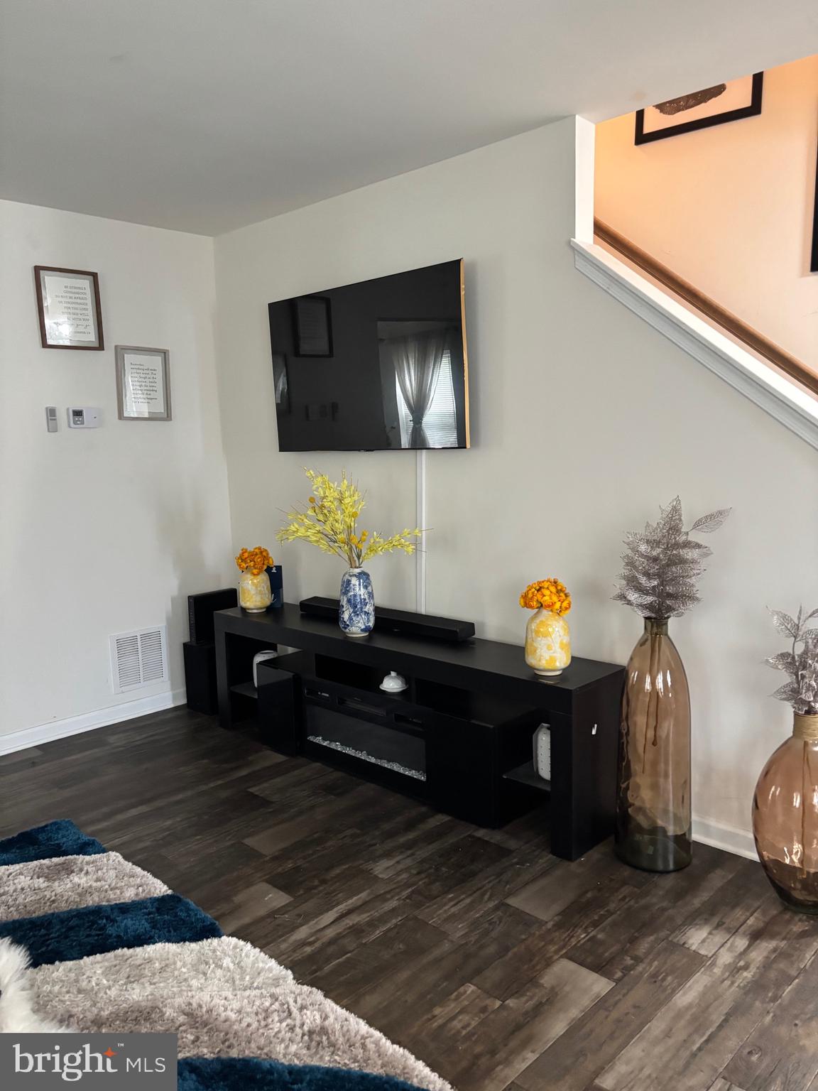 CAMBRIA VILLAGE - Residential