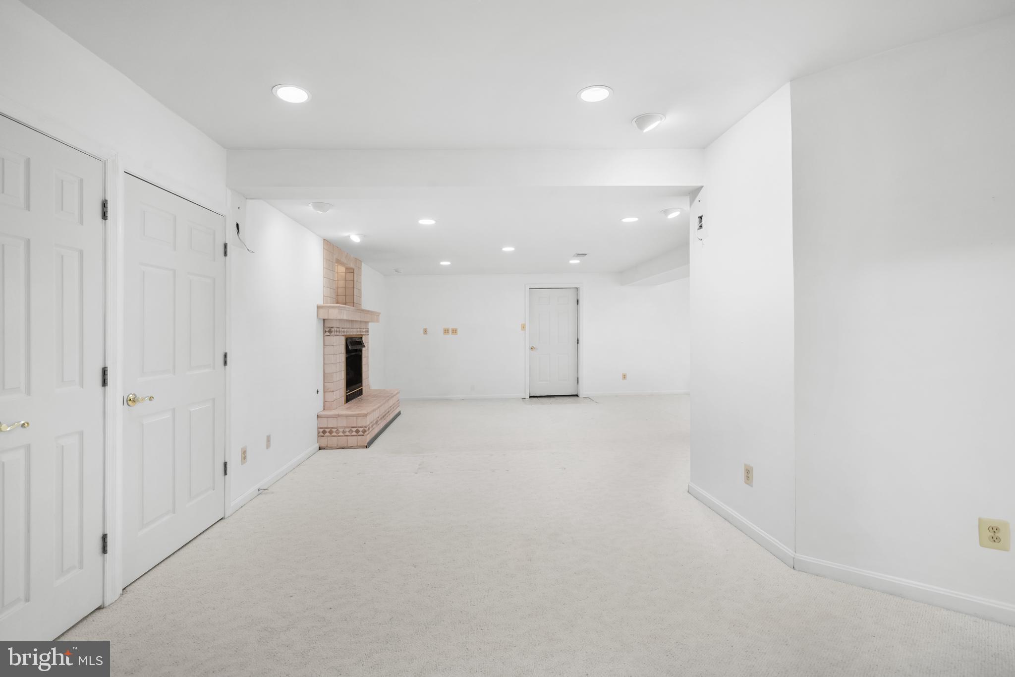 WALNUT HILL ESTATES - Residential