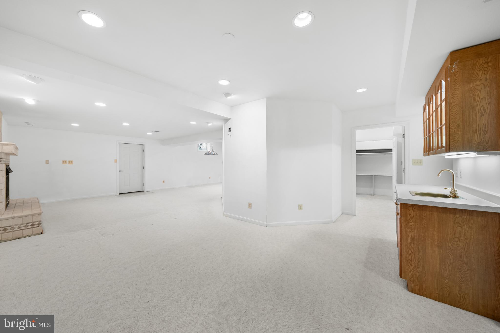 WALNUT HILL ESTATES - Residential