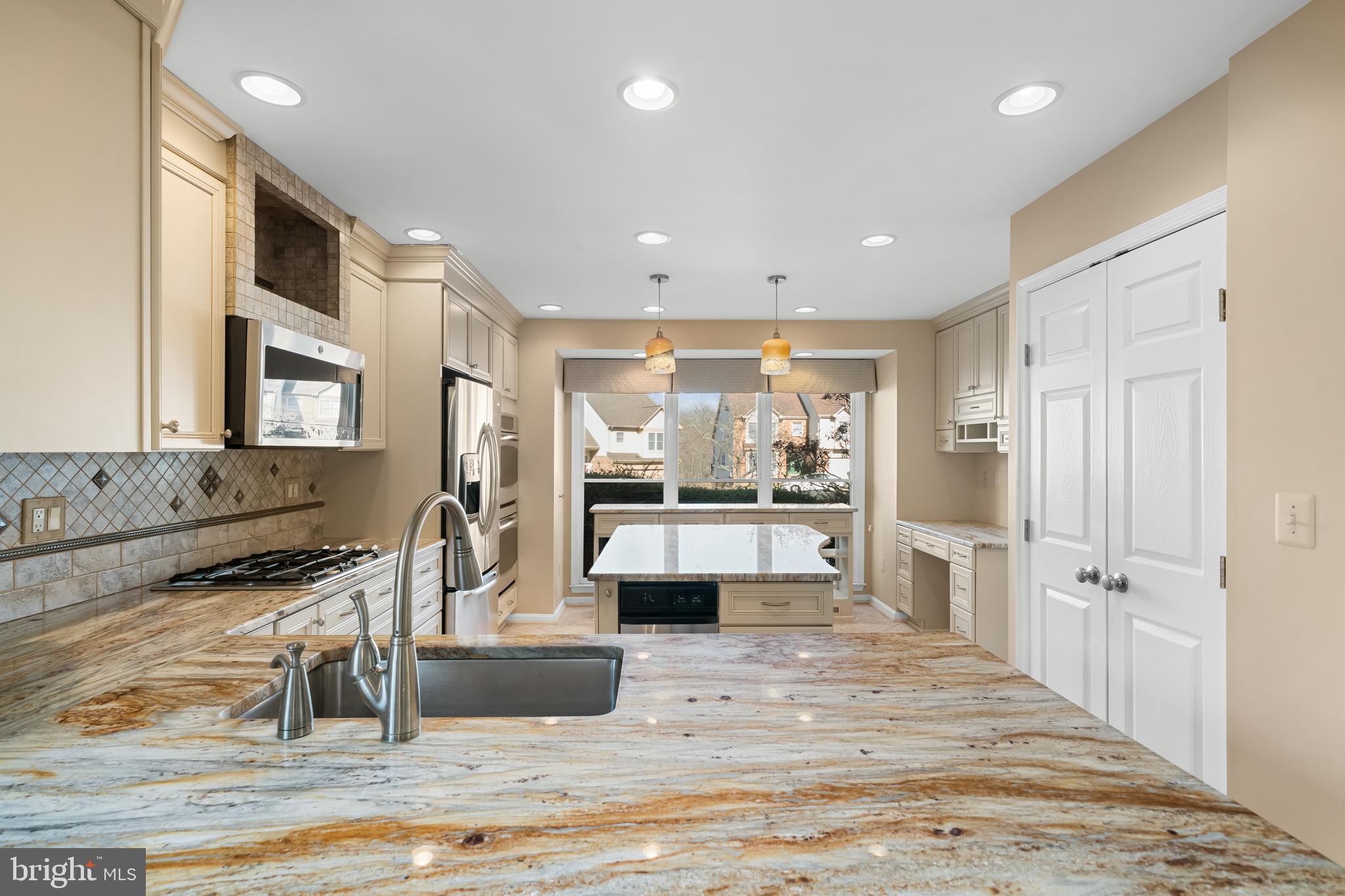 3402 WALNUT HILL COURT