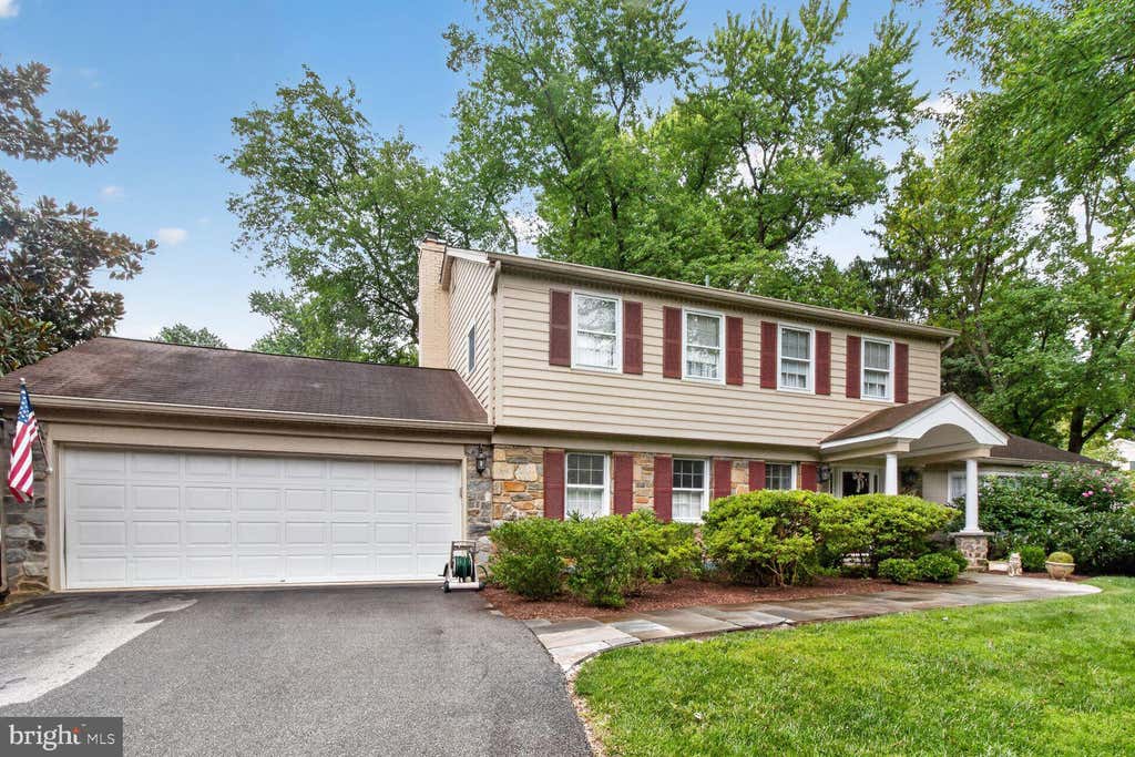 Photo of 627 Smallwood Road, ROCKVILLE, MD 20850 (MLS # MDMC2252576)