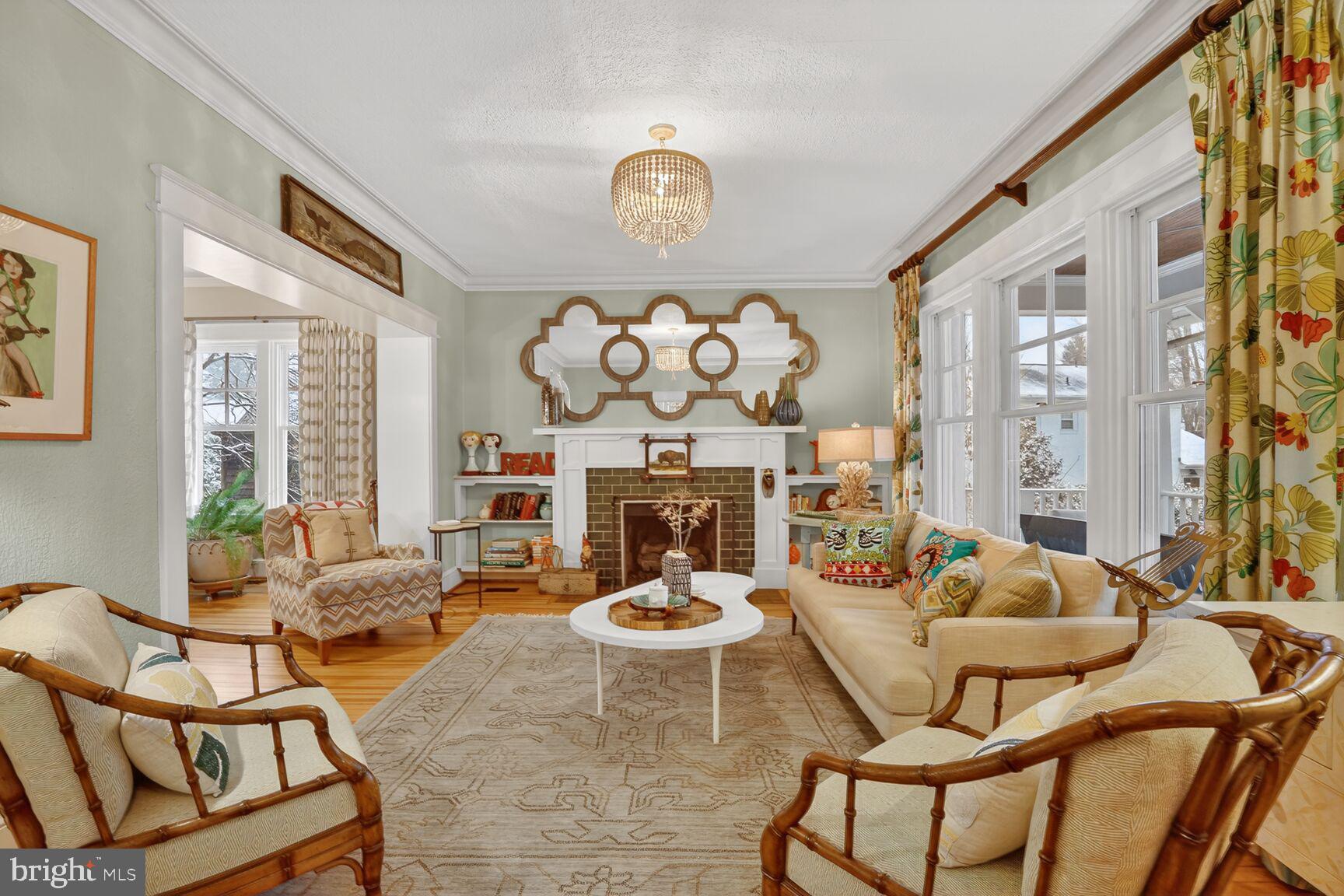 COUNTRY CLUB - Residential