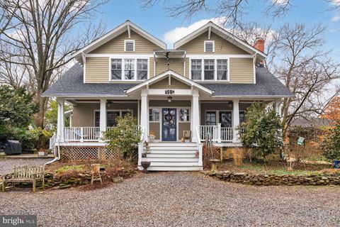 5723 27TH STREET N ARLINGTON VA 22207