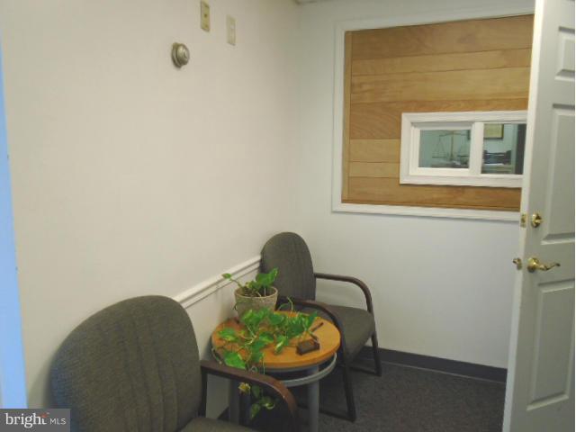 RIVERTOWNE SUITES OFFICE - Commercial Lease