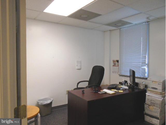 RIVERTOWNE SUITES OFFICE - Commercial Lease