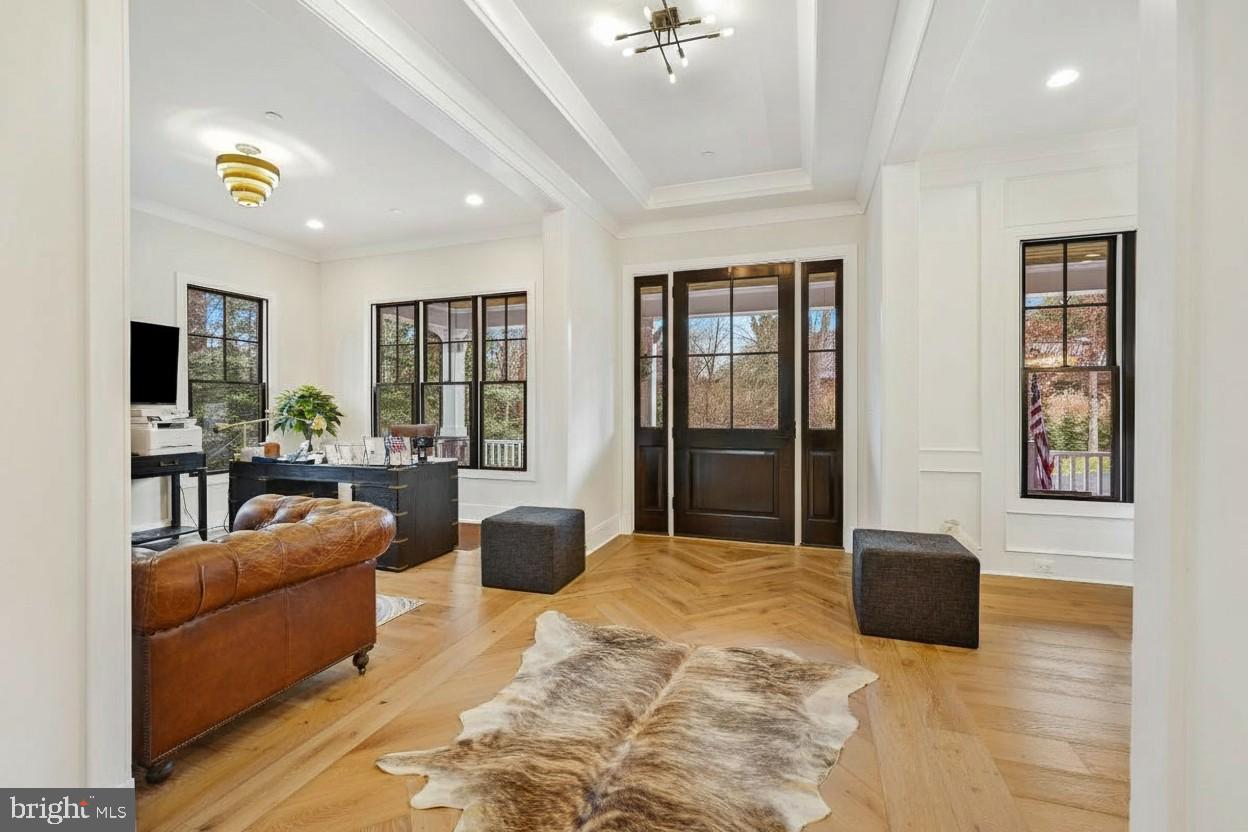 LUXMANOR - Residential