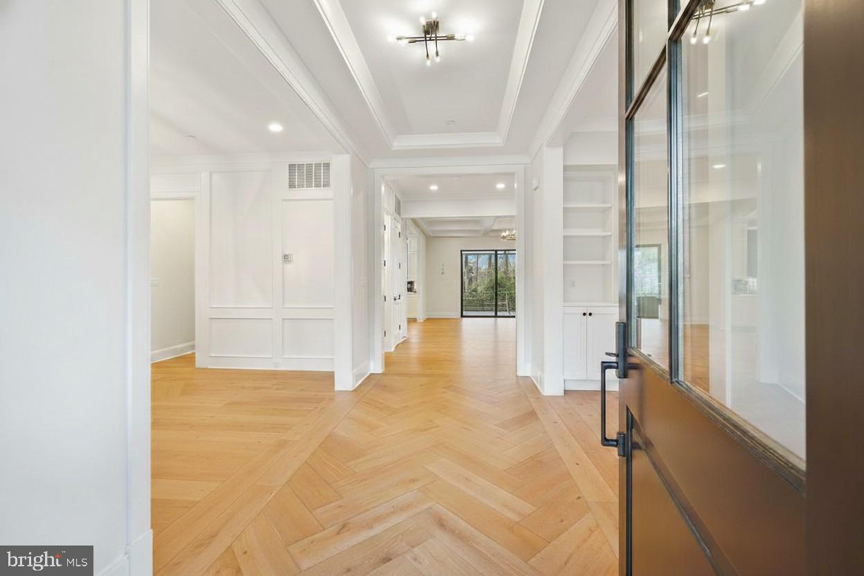 LUXMANOR - Residential