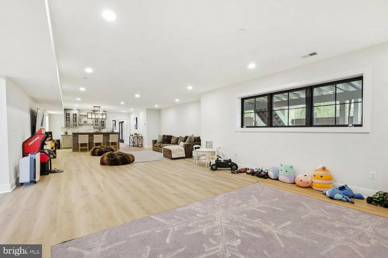 LUXMANOR - Residential