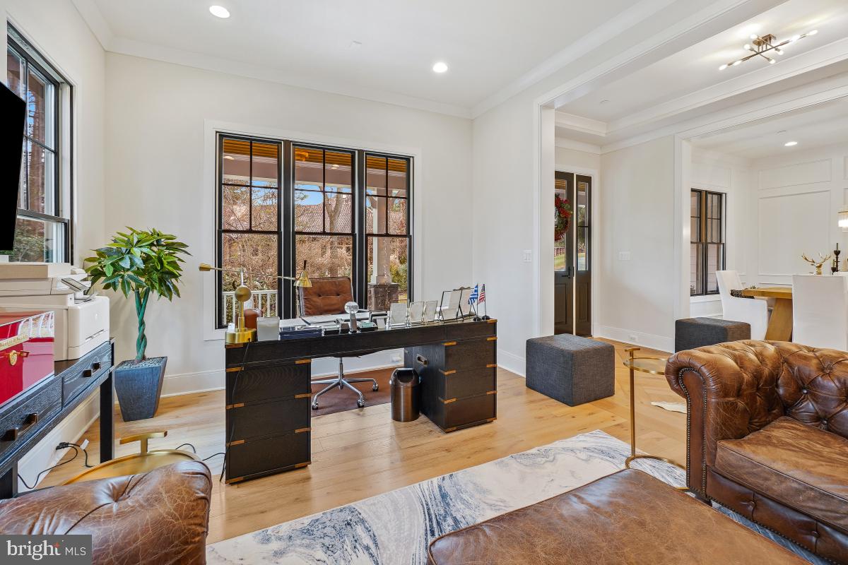 LUXMANOR - Residential