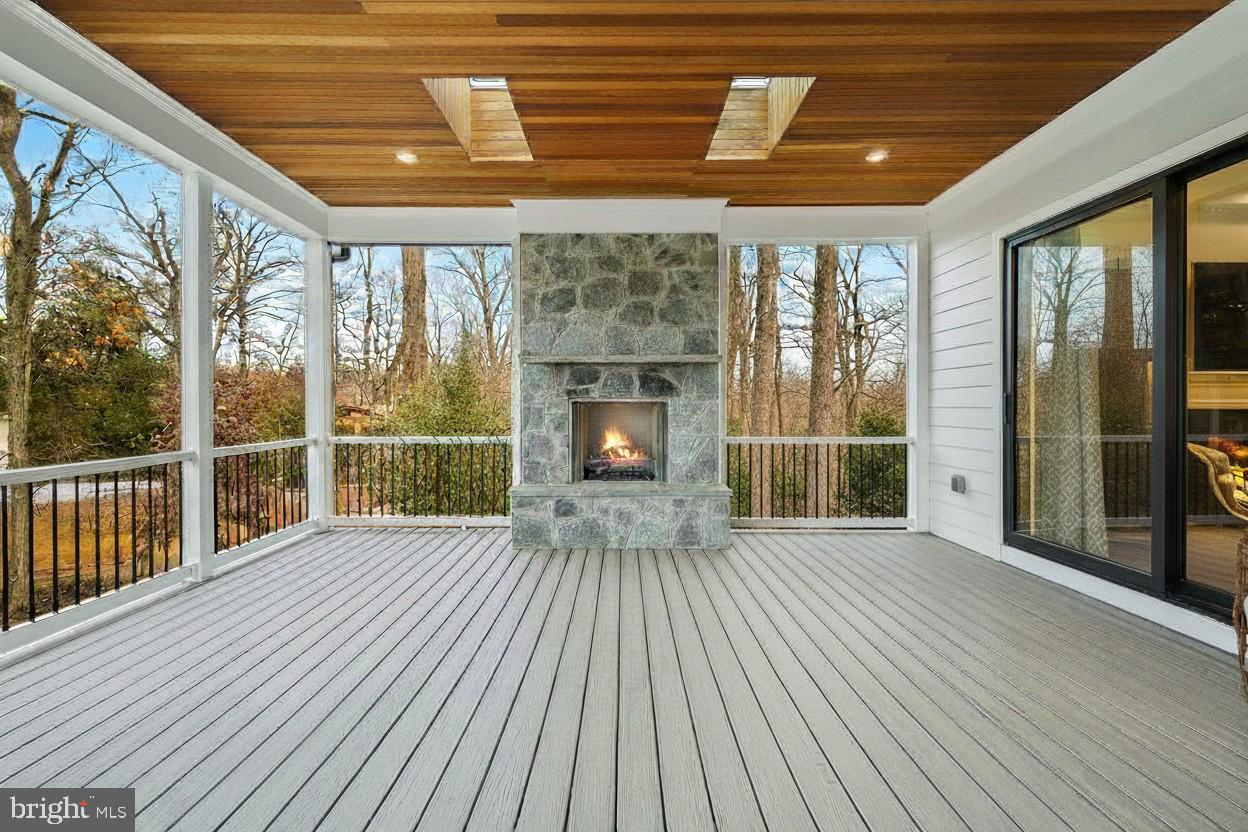 LUXMANOR - Residential