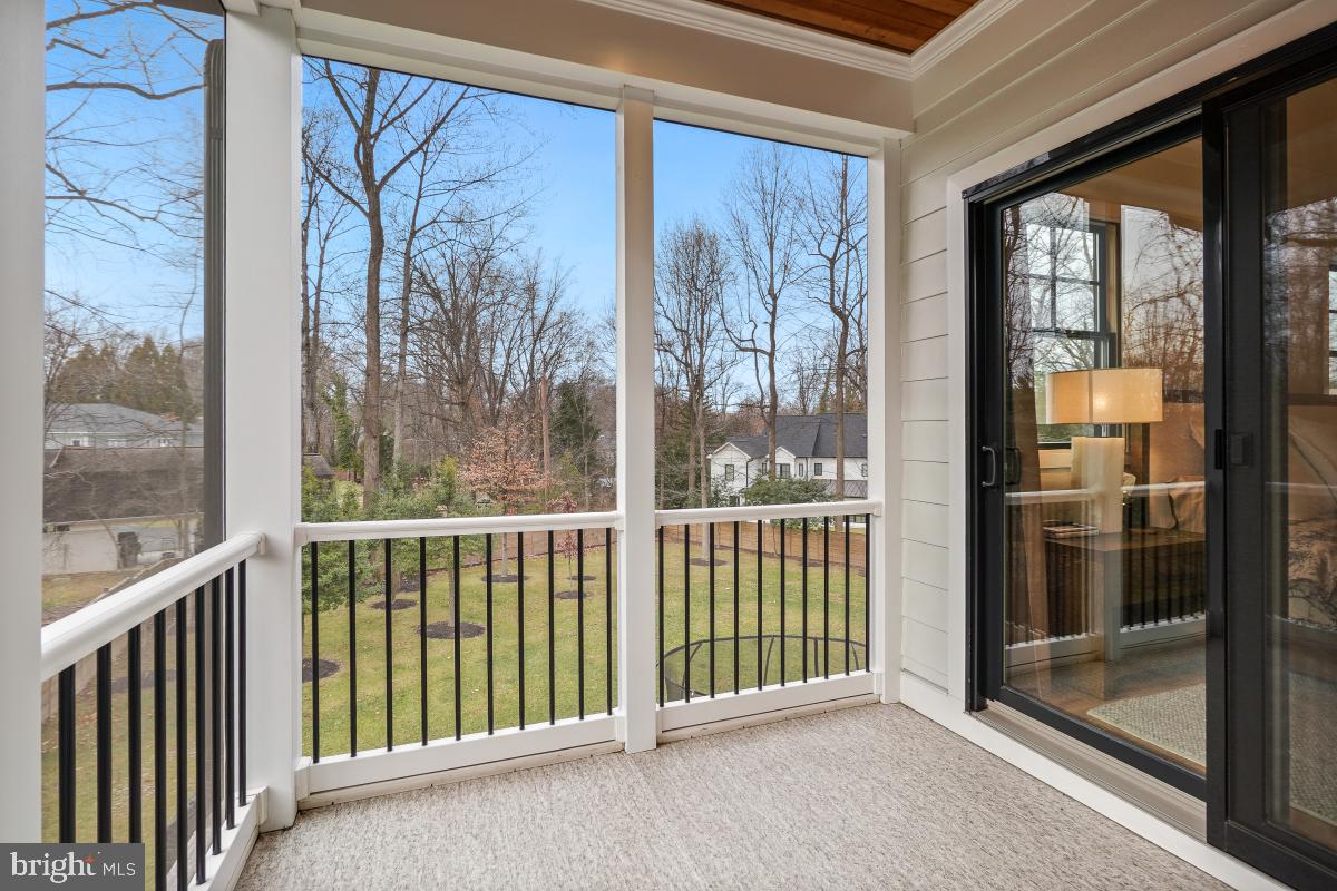 LUXMANOR - Residential