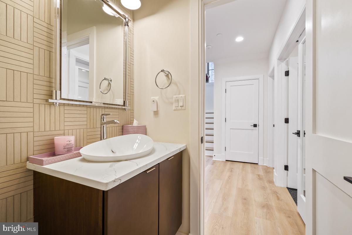 LUXMANOR - Residential