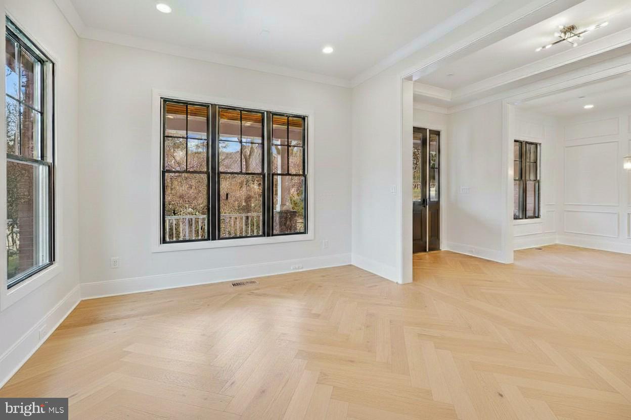 LUXMANOR - Residential