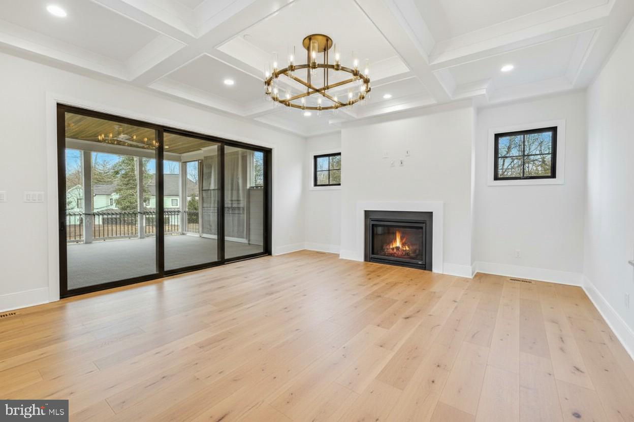 LUXMANOR - Residential