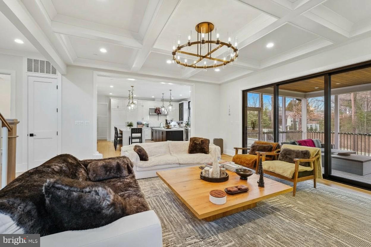 LUXMANOR - Residential