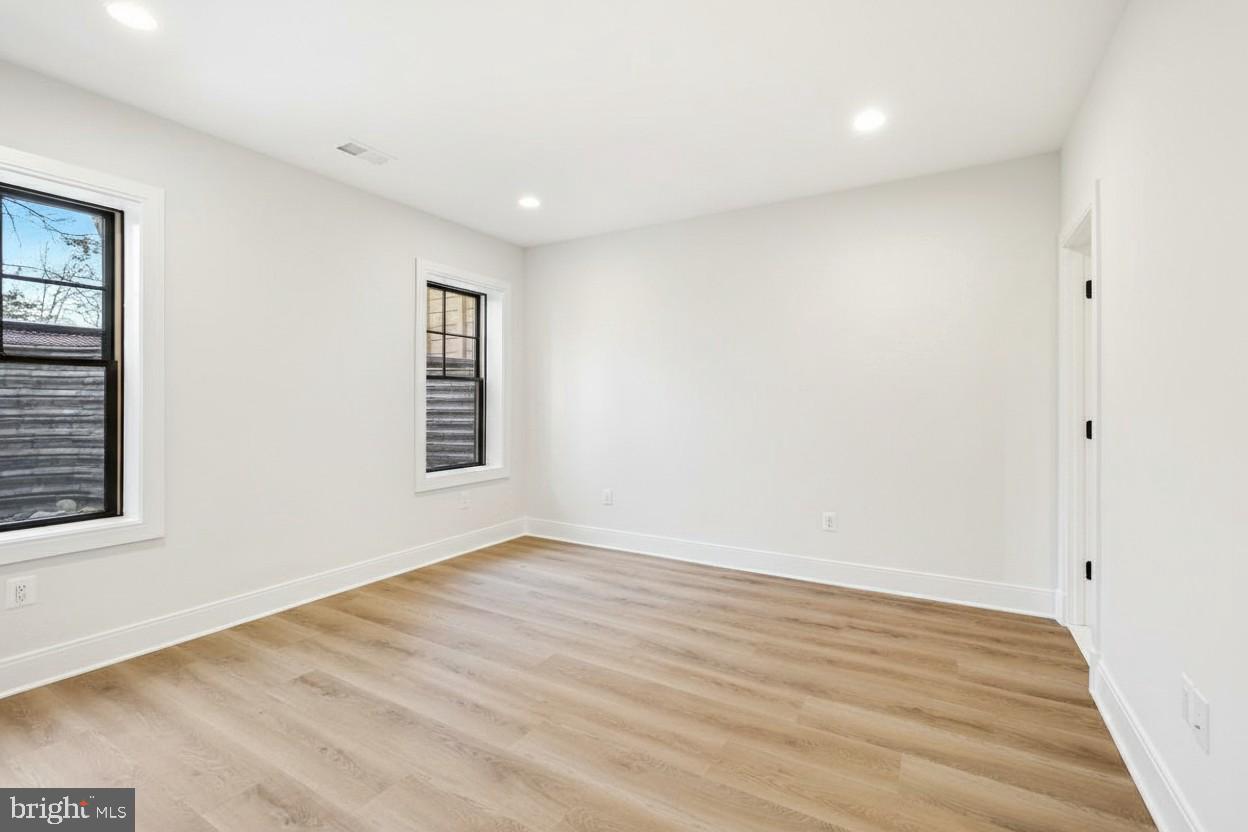 LUXMANOR - Residential