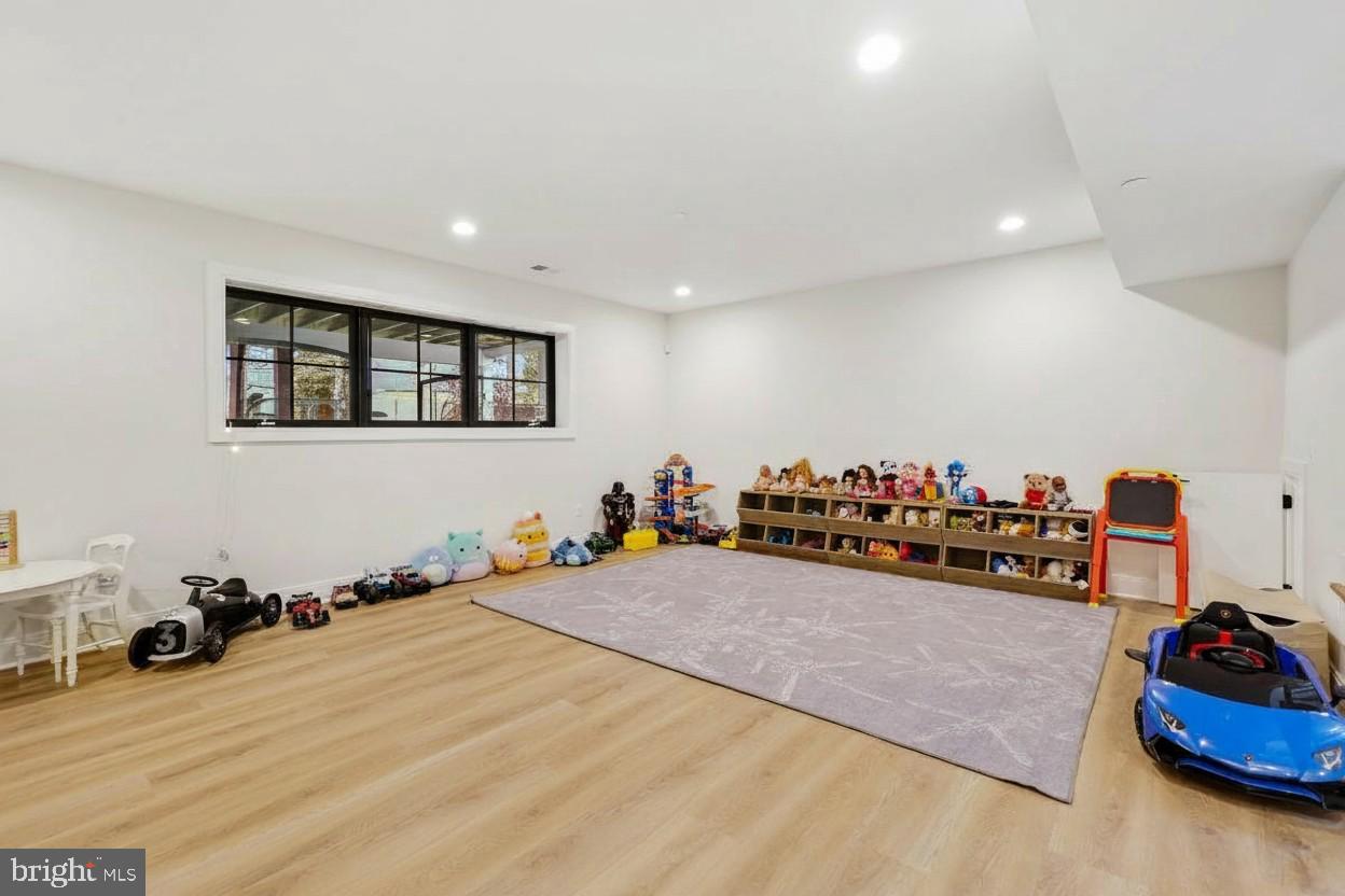 LUXMANOR - Residential