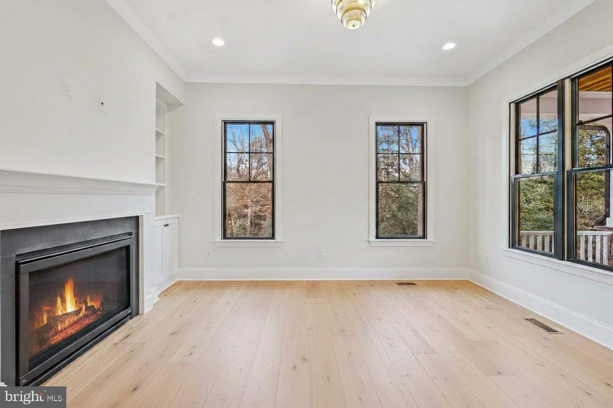 LUXMANOR - Residential