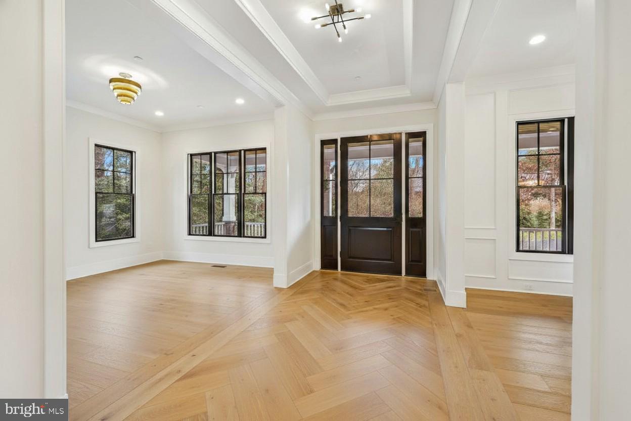 LUXMANOR - Residential