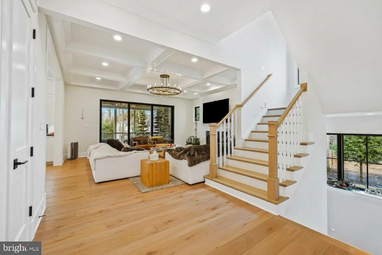 LUXMANOR - Residential