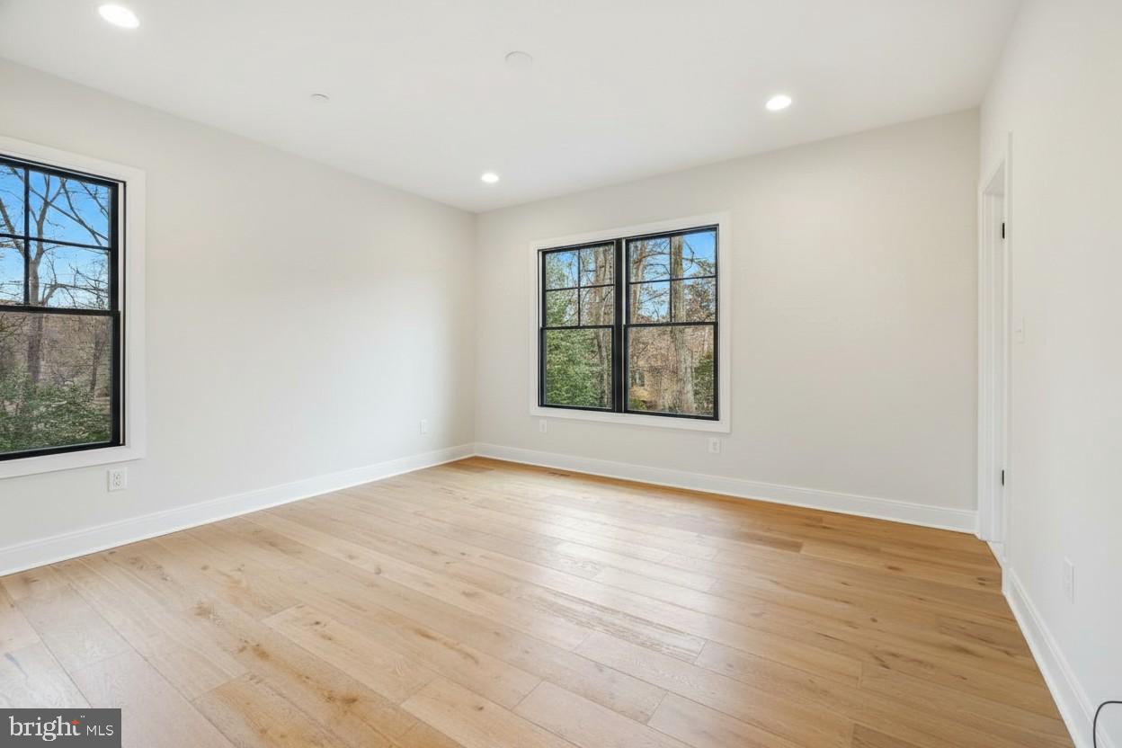 LUXMANOR - Residential