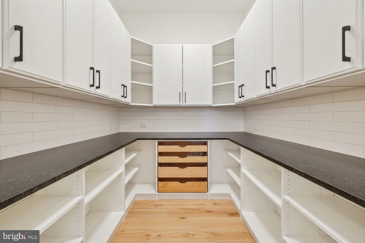 LUXMANOR - Residential